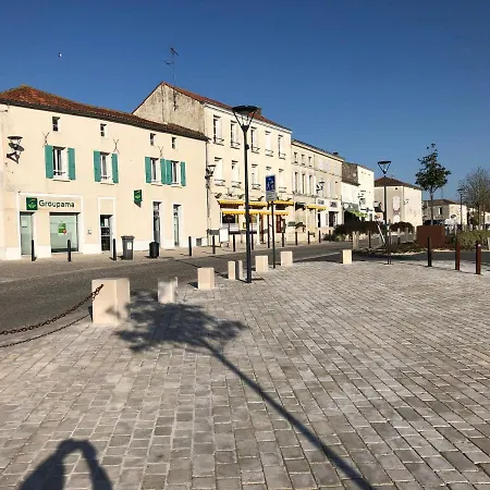 Charmante Maisonnette 2 Personnes Avec Wifi Surgeres Exterior photo